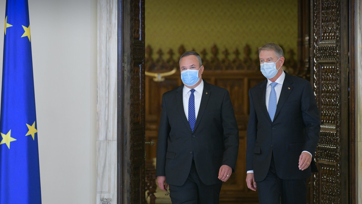 Nicolae Ciucă kormányfőjelöltségét terjesztették Klaus Iohannis elnök elé a nagykoalícióra készülő pártok •  Fotó: Presidency.ro