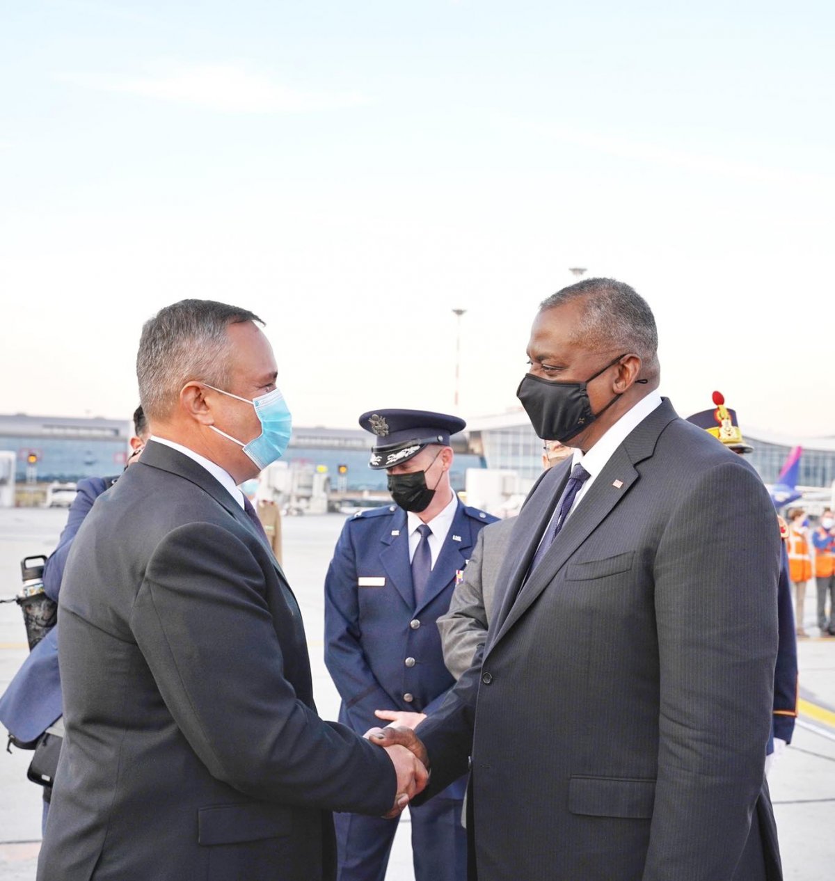 Nicolae Ciucă román és Lloyd Austin amerikai védelmi miniszter bukaresti találkozása &bullet;  Fotó: Facebook/Nicolae Ionel Ciucă