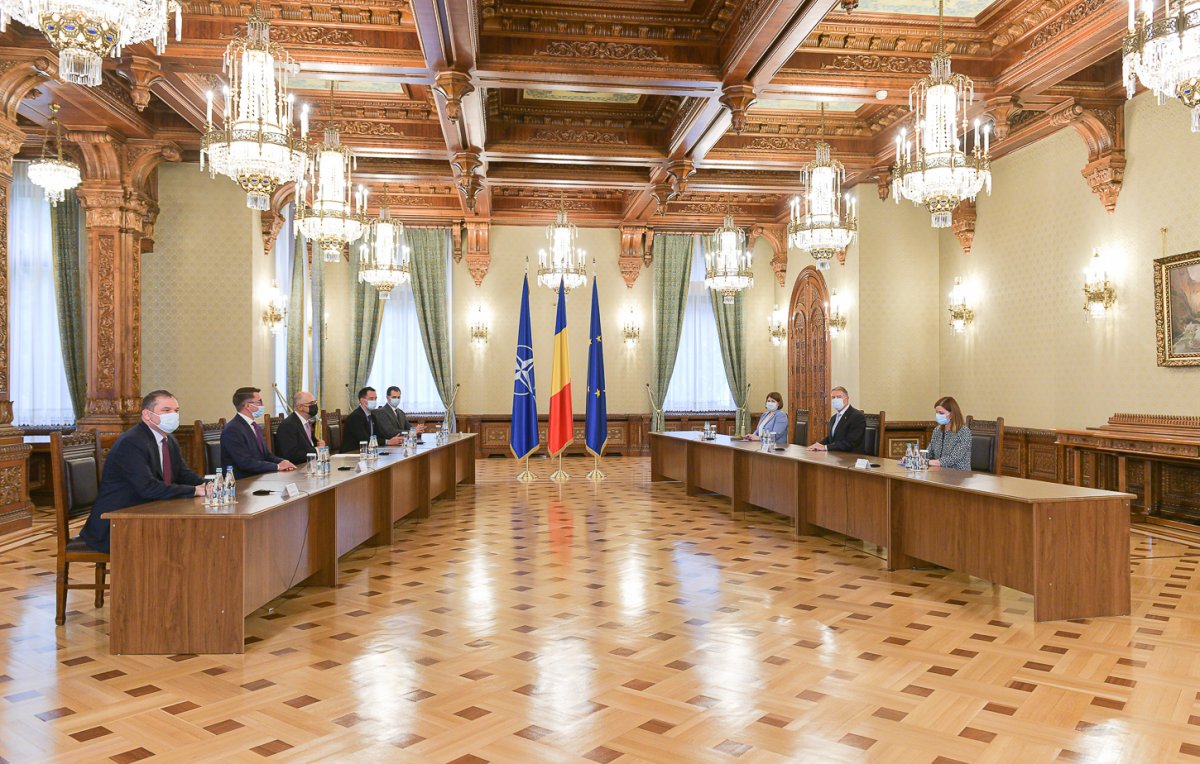 Az RMDSZ-es küldöttség a szövetség által irányított kormány felállítására tett javaslatot a román államelnöknek • Fotó: Presidency.ro