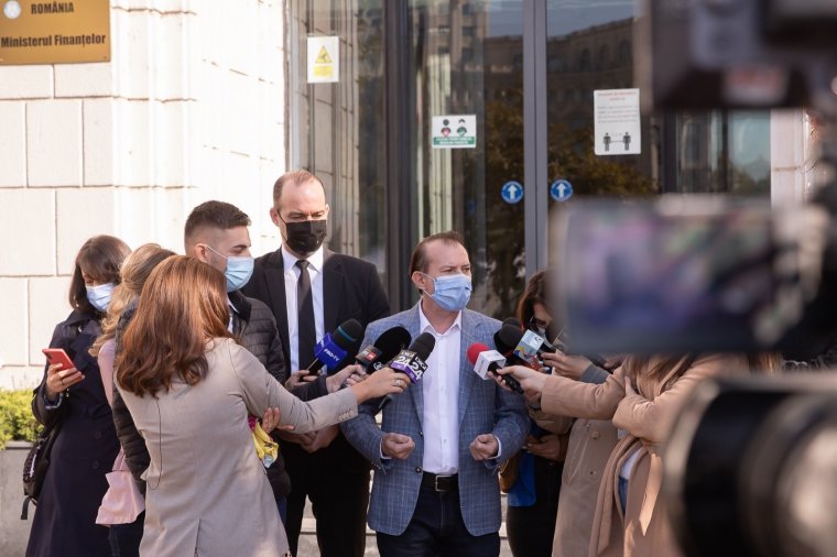 Cîţu magát hozná helyzetbe, taktikázása lassítja a kormányalakítást