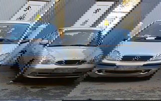 Oxigénre kötve, a kórházudvaron várják az üresedést a buzăui fertőzöttek