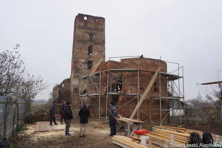 Megmenekülhet Tamáshida méltatlanul elfeledett Árpád-kori templomának főszentélye