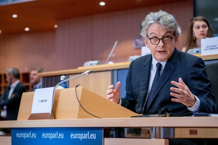 Uniós biztos: nem csak az ország, hanem az EU helyreállítása elé is akadályokat állíthat az alacsony romániai átoltottság