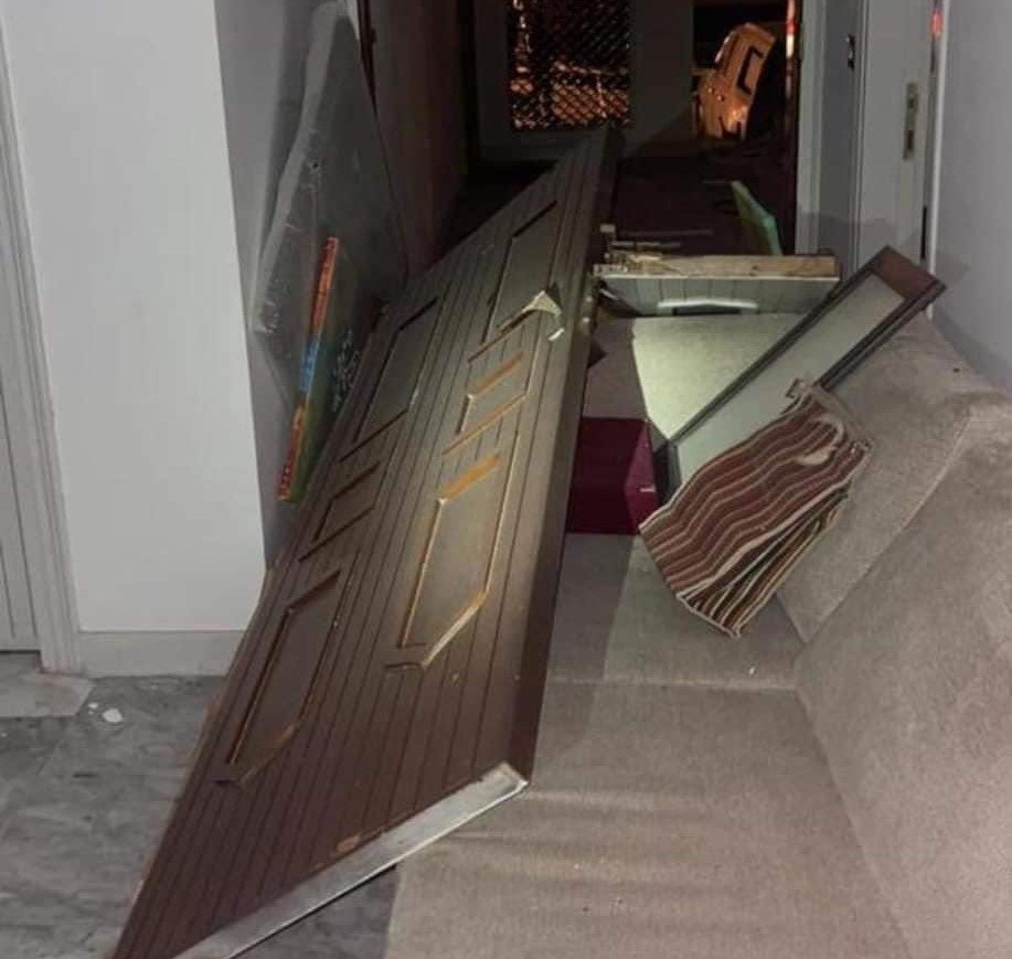 A dróntámadás okozta rombolás nyomai •  Fotó: Musztafa al-Kádimi/Twitter