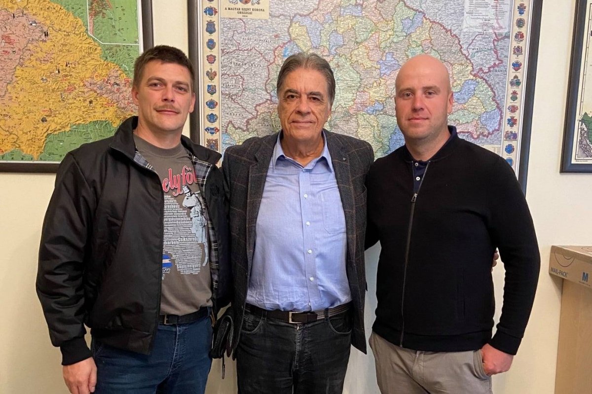 Beke István és Szőcs Zoltán Csóti György társaságában •  Fotó: Kisebbségi Jogvédő Intézet