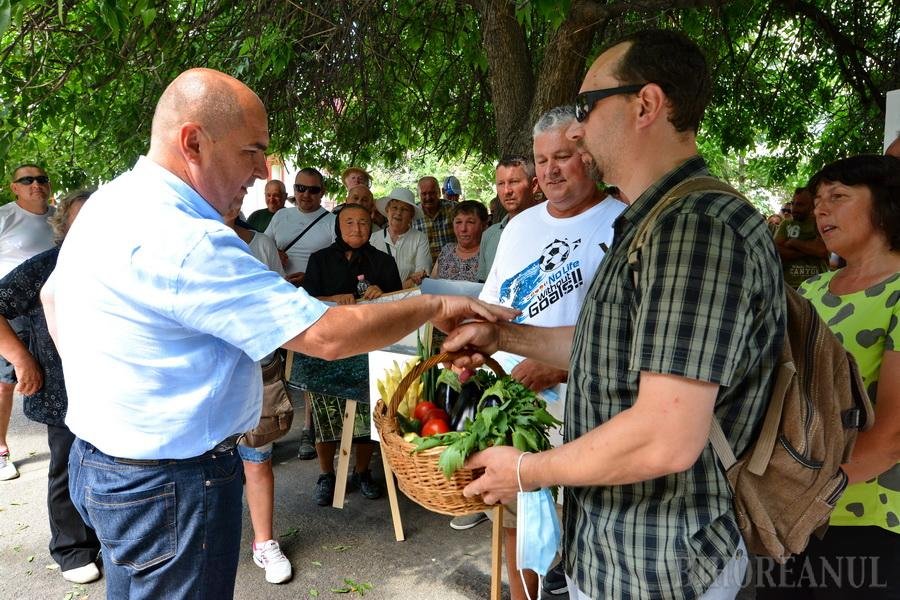 Nem kér belőle. Ilie Bolojant nem érdekli a köröstárkányi zöldségek sorsa •  Fotó: Ebihoreanul.ro