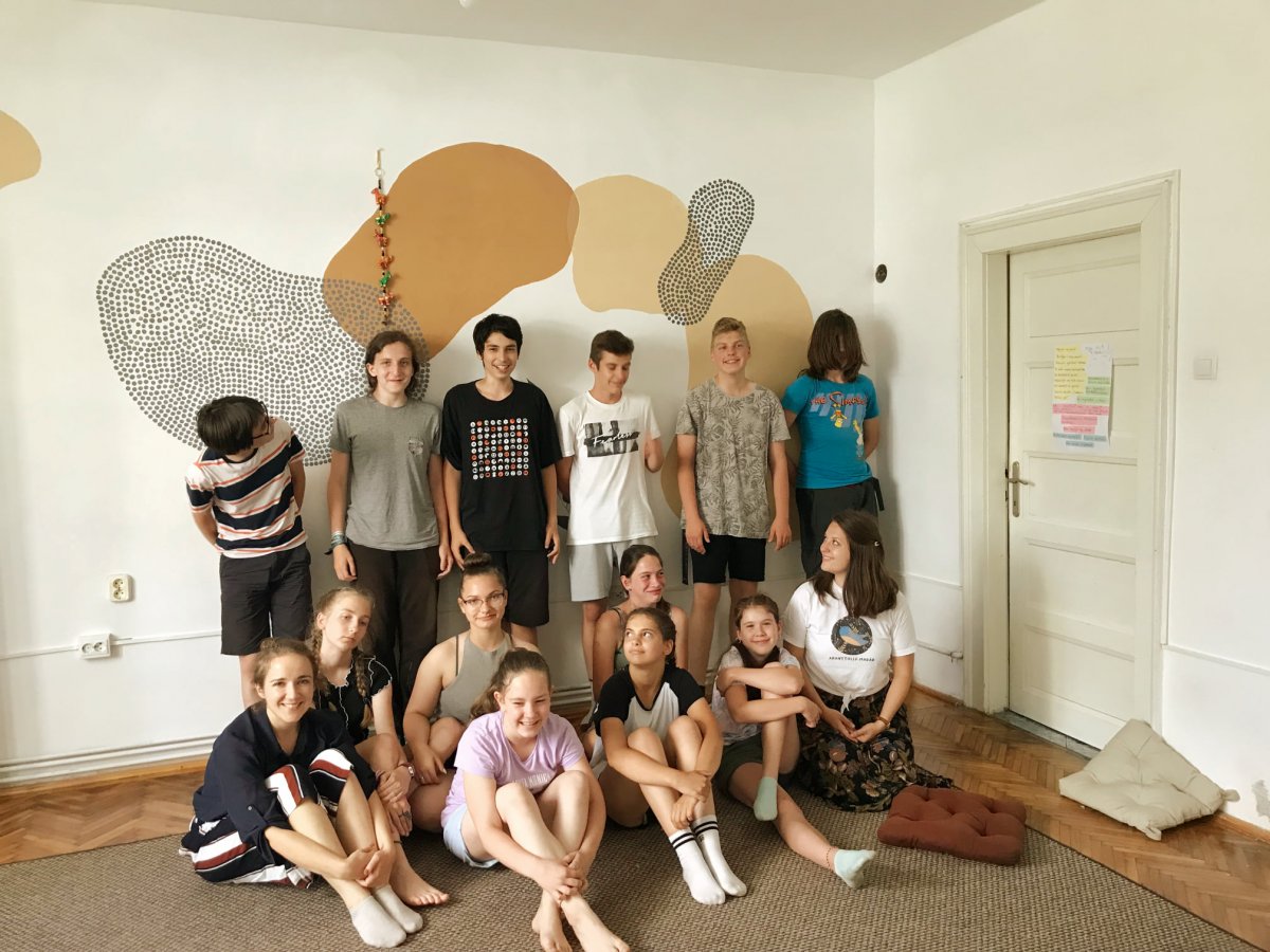 A kamaszoknak szervezett, nyári napközis tábor résztvevői • Fotó: Facebook/Nádasdi Csilla Emese szakmai oldala