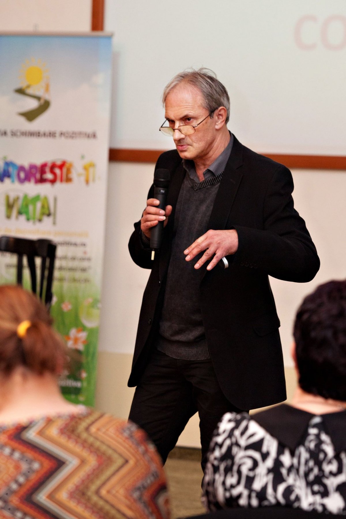 Dr. Vargha Jenő László nyugalmazott adjunktus szerint  szakmai előrehaladása alapján Szamosközi István teljesen méltatlan a tanári pozícióra •  Fotó: Facebook/Sărbătorește-ți viața
