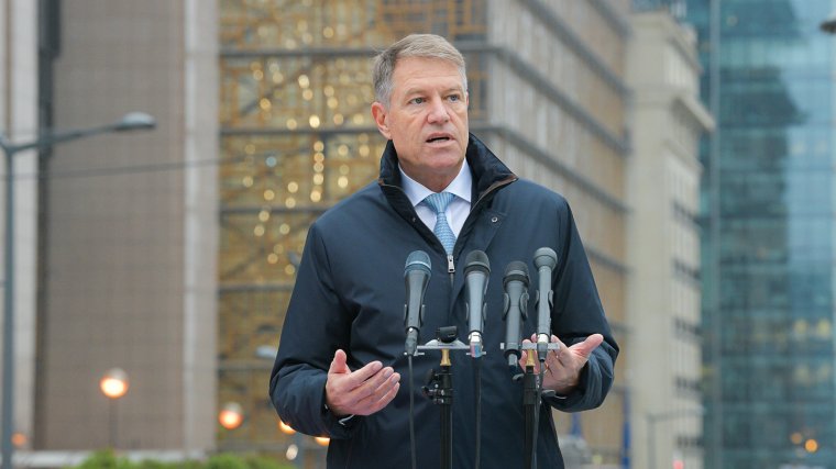 Iohannis szükségtelennek tartja a nagyvállalatok esetében az RMDSZ által javasolt extraadót
