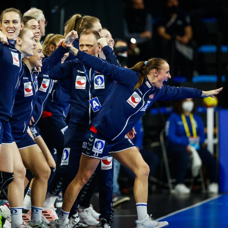 Egy félidőig bírták a franciák, aztán jött a norvég henger a női kézi-vb fináléjában