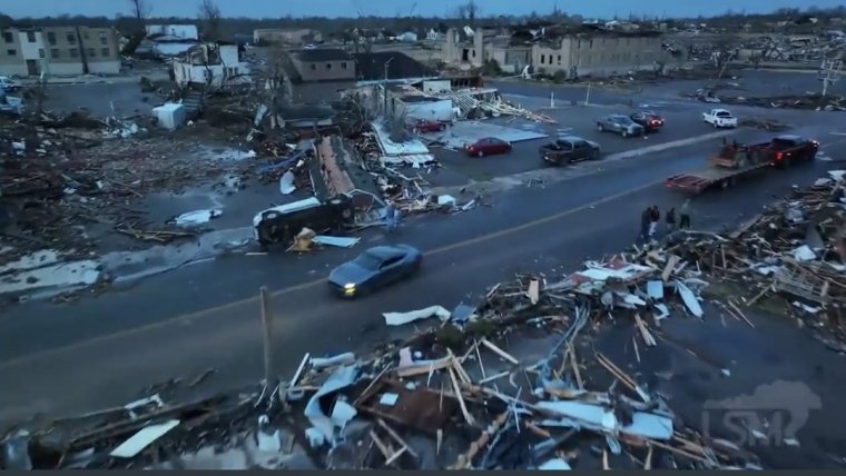Már százan halhattak meg a tengerentúl pusztító ítéletidőben