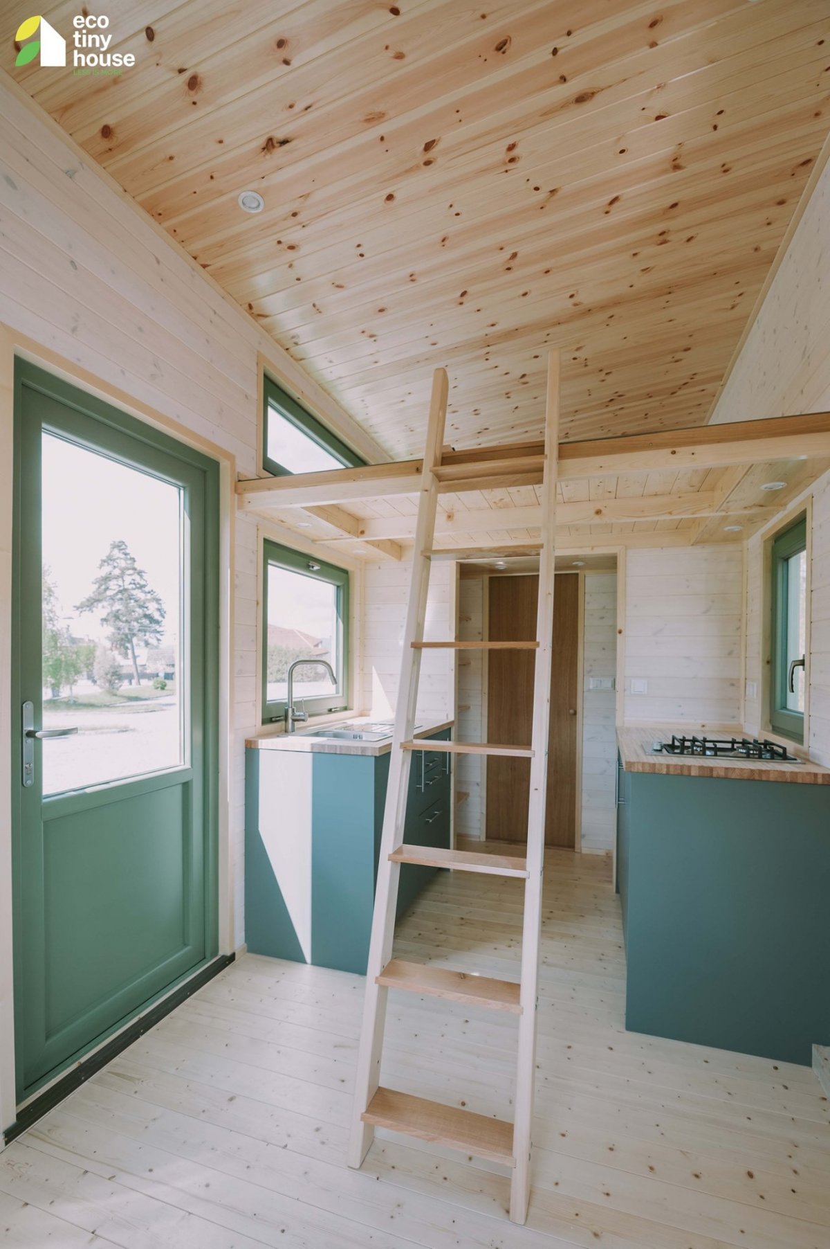 Sok ötletes megoldást alkalmaznak a belső terek kialakításakor •  Fotó: Facebook/tinyhousetransylvania