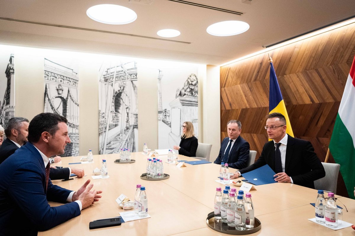 &bullet;  Fotó: Facebook/Szijjártó Péter