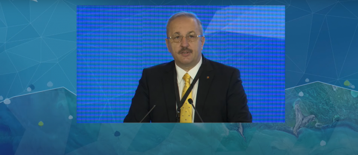 Vasile Dîncu a Bucharest Forum 2021 rendezvényen beszélt &bullet;  Fotó: Képernyőmentés