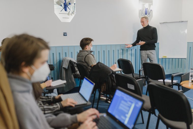Hubertus Ruël holland közgazdász a Krónikának a nagyvállalatok kettős mércéjéről, etikátlan magaviseletéről