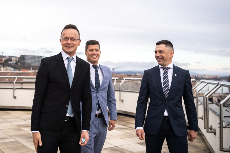 Szijjártó Péter erdélyi és székelyföldi sportinfrastruktúra fejlesztéséről egyeztetett Novák Eduárddal