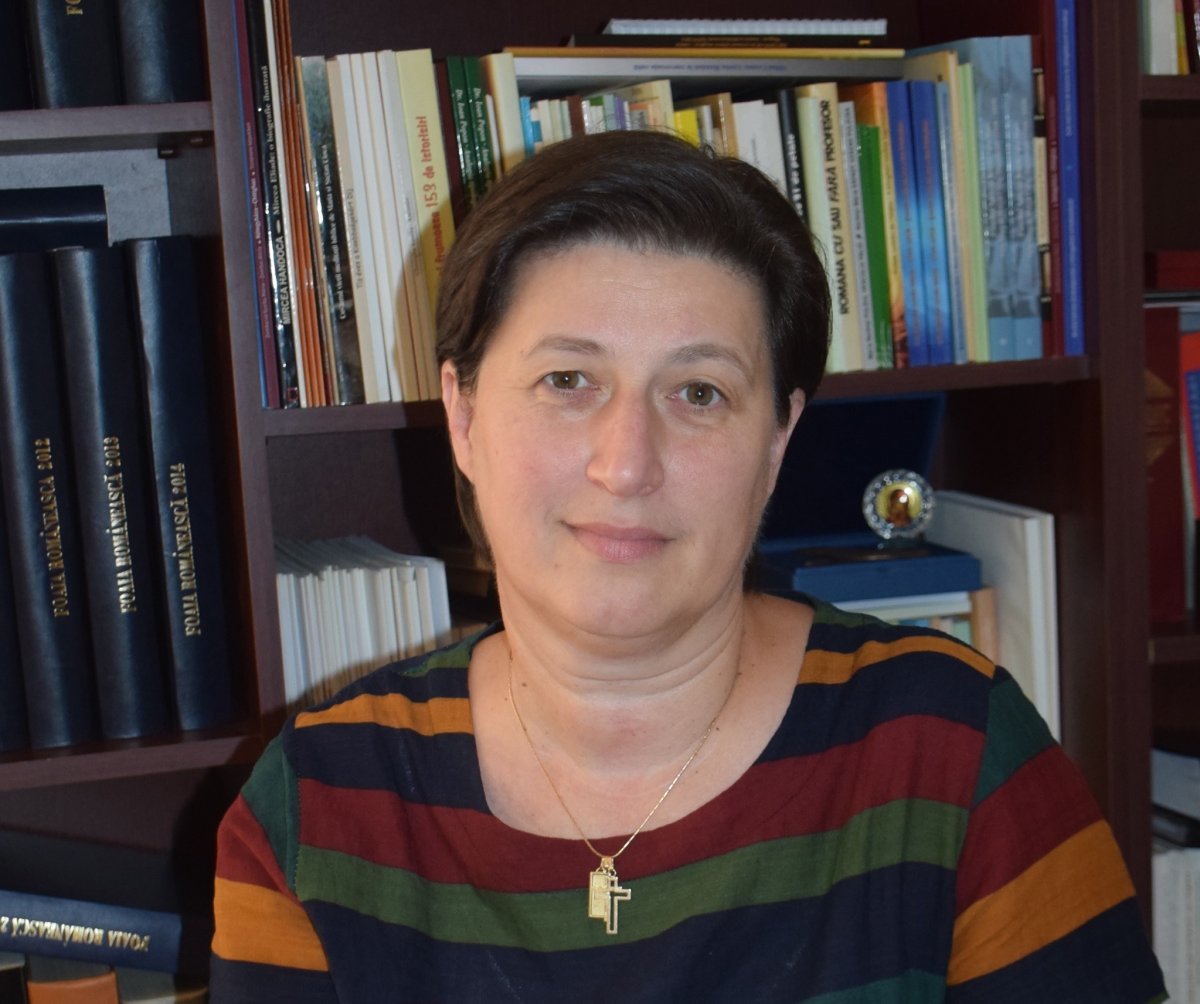Iova-Simon Eva, a hetven éve megjelenő Foaia Românească magyarországi román kisebbségi újság főszerkesztője •  Fotó: Facebook