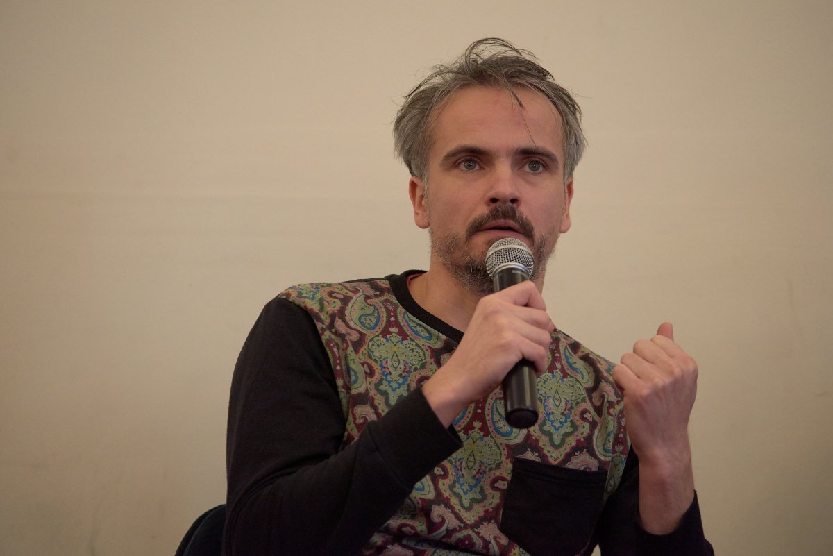 A főhőst, Mihályt megformáló Bodolai Balázs •  Fotó: Kolozsvári Állami Magyar Színház/Biró István