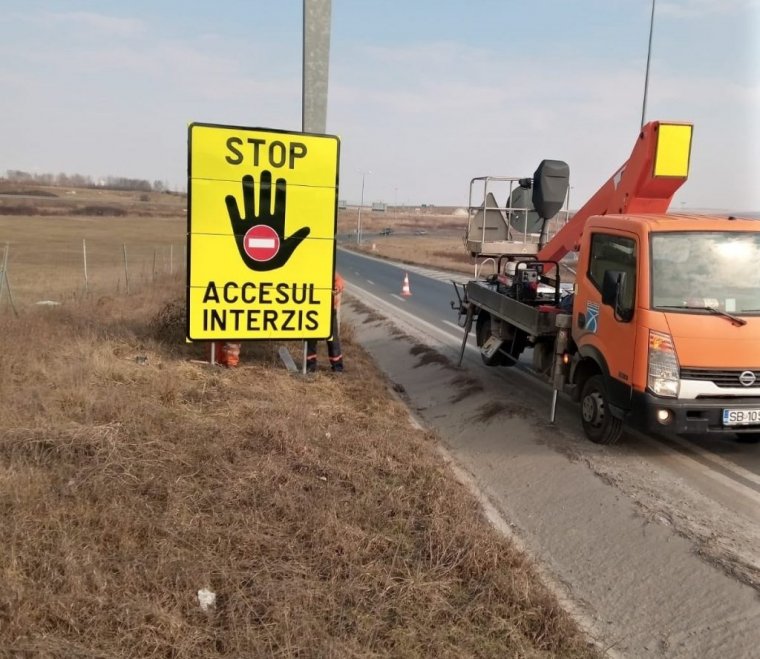 Segítség az irányt vesztetteknek: a forgalommal szembeni haladást akadályozhatja meg az új közlekedési tábla