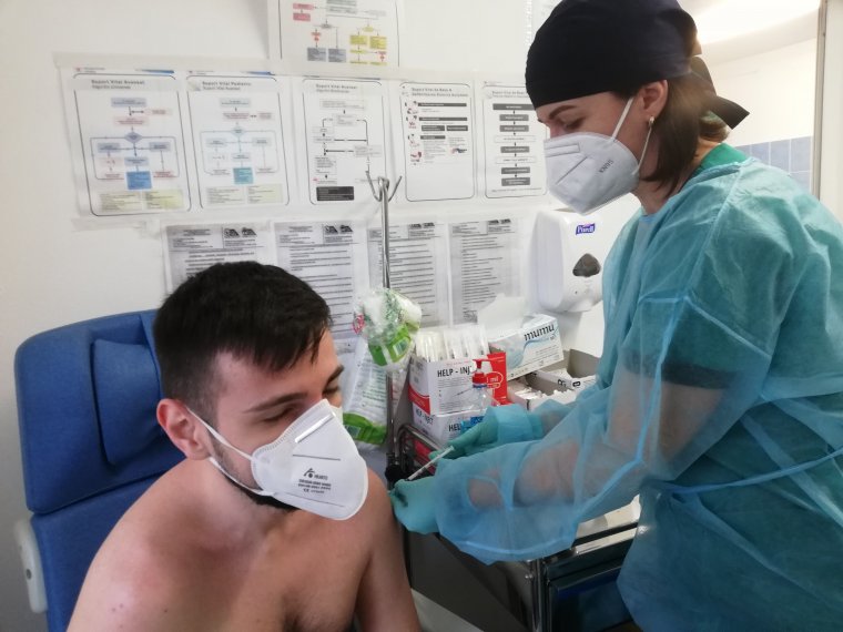 Valeriu Gheorghiță: az AstraZeneca oltást valószínűleg az 55 évesnél fiatalabb személyeknek fogják ajánlani