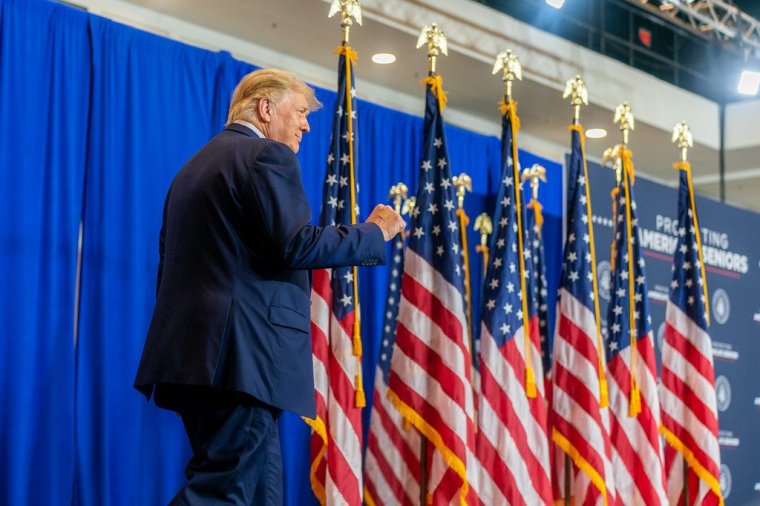 Nem adja fel: Trump akkor is folytatja az elnökválasztási kampányt, ha a bíróság bűnösnek találja