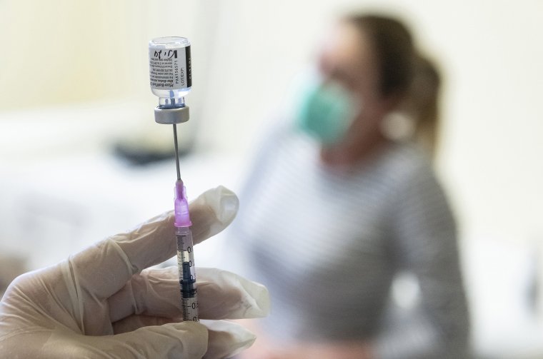 Hogyan kell készülni? Fáj? Mi változik utána? – válasz az oltással kapcsolatban felmerülő tíz leggyakoribb kérdésre