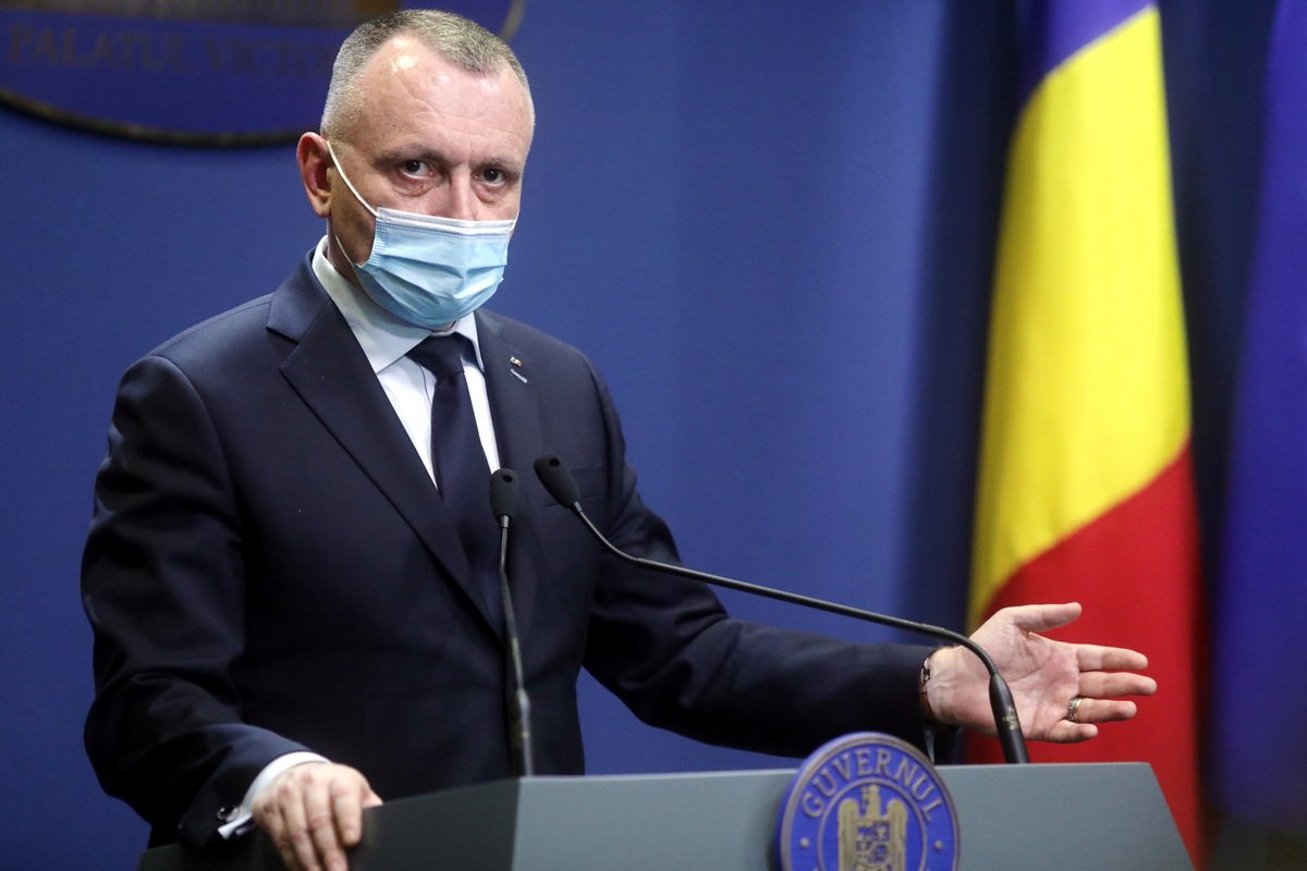 Sorin Cîmpeanu oktatási miniszter szerint tizenöt napon belül kidolgozzák a tananyagpótló órák programját •  Fotó: Gov.ro