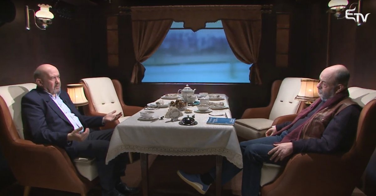 Markó Béla költő és Tompa Gábor színházigazgató az Alter-tanterv című, újonnan induló kulturális sorozat első részében •  Fotó: Youtube/Erdély tévé