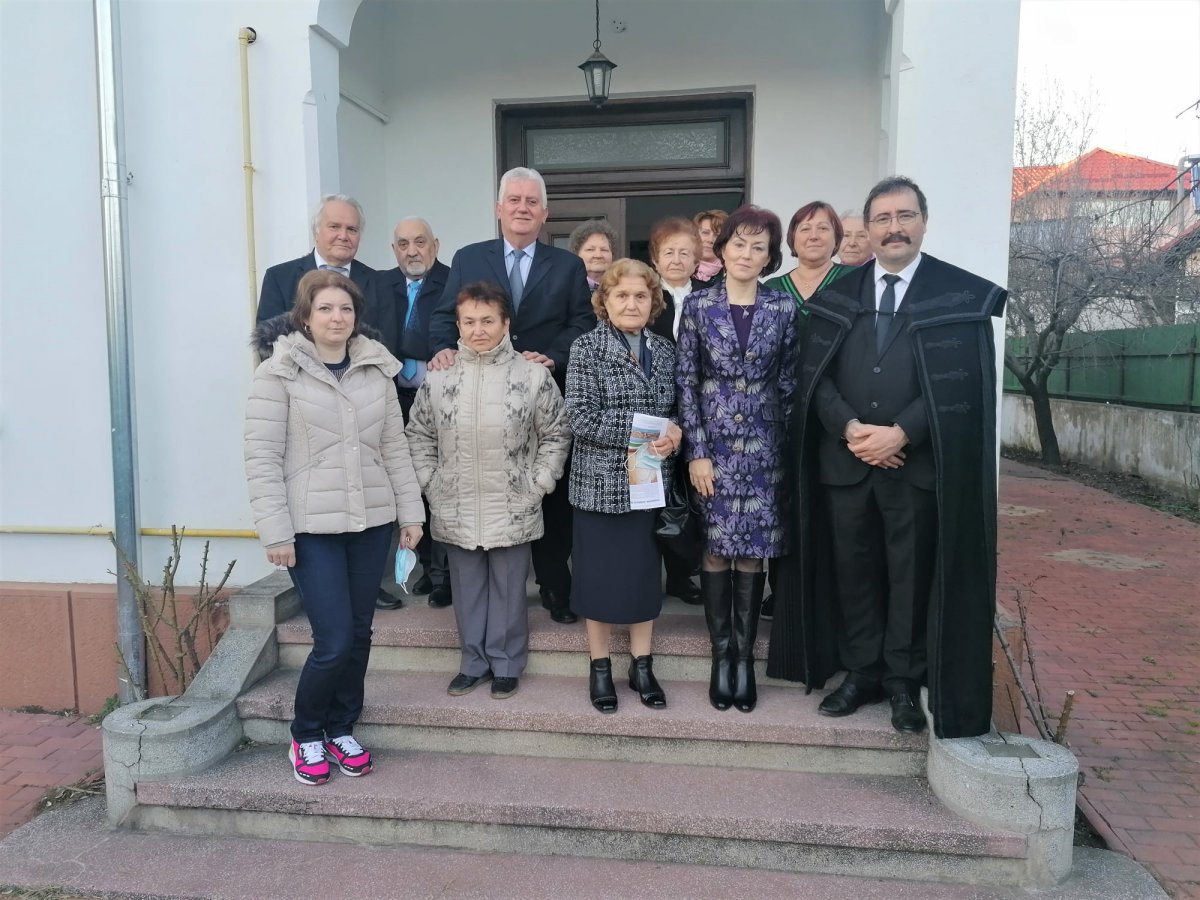 Pitești-i találkozó februárban. Székely Erzsébet (első sor, balról a második), Nagy Éva (első sor,jobbról a második), jobb szélen Bíró Tivadar lelkipásztor •  Fotó: Nagy Éva Facebook oldala