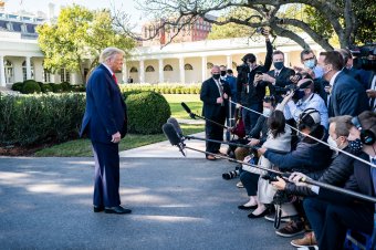 Negyedszer is vádat emeltek Trump ellen, kampánycsapata politikai alapúnak nevezte a vádiratot