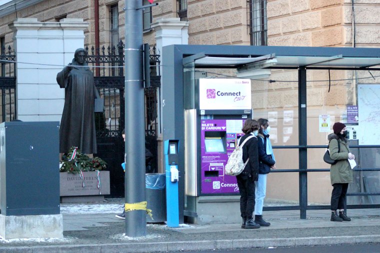 A Brassai-gimnázium vezetőségét is zavarja a buszmegálló Kolozsváron