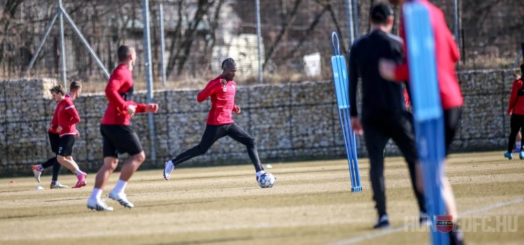 Nem akart hercegként élni, inkább focizik a Honvéd új igazolása