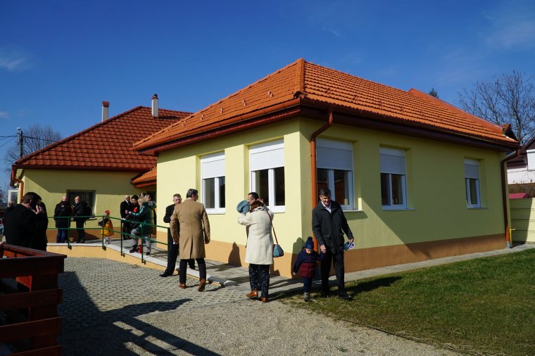 Mintegy ötven gyermek örvend a magyar állam támogatásával kibővített, felújított szatmári óvodának