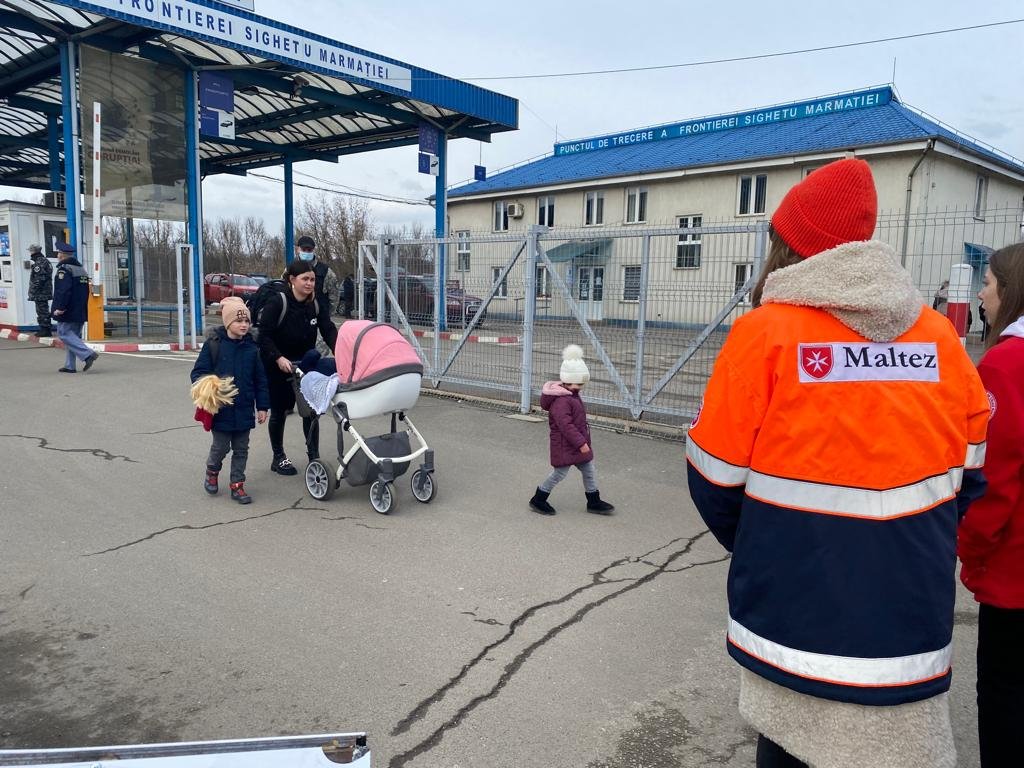 A máramarosszigeti határátkelőn szerdán kora délután nem kértek járványügyi okmányokat •  Fotó: Facebook/Serviciul de Ajutor Maltez în România