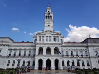 Egymillió eurós kártérítést kér annak az aradi férfinak családja, aki meghalt, miután egy helyi rendőr bántalmazta