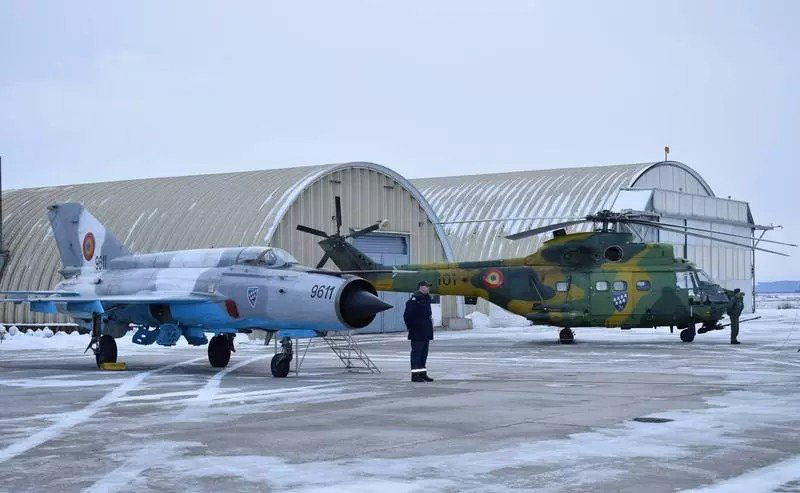 Újra felszállhatnak, de csak egy évig repülhetnek még a Román Légierő MiG-21 LanceR típusú repülőgépei •  Fotó: Román Légierő