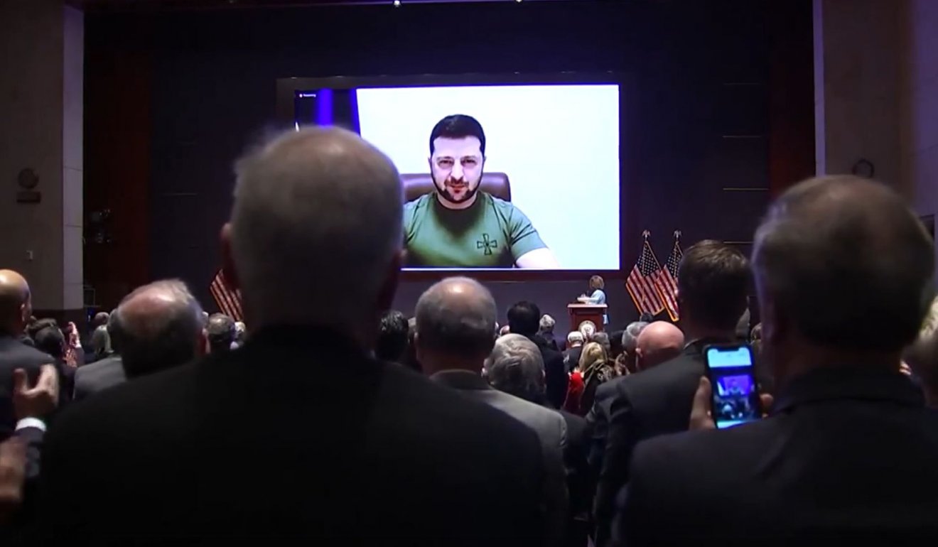Volodimir Zelenszkijt felállva tapsolták meg az amerikai kongresszus tagjai •  Fotó: Képernyőmentés