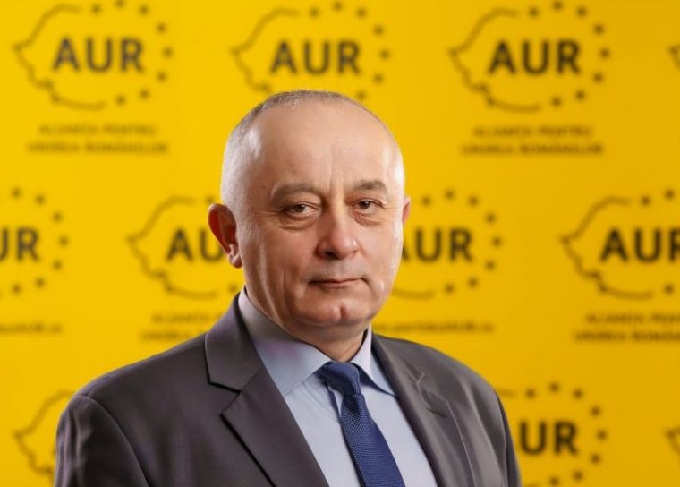 Merényletkísérletet kiált, kilépett az AUR frakciójából és védelmet kér Simion kihívója