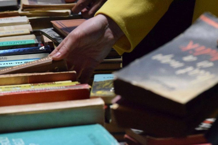 Könyvturkáló, gyerekkiadványok garázsvására Kolozsváron