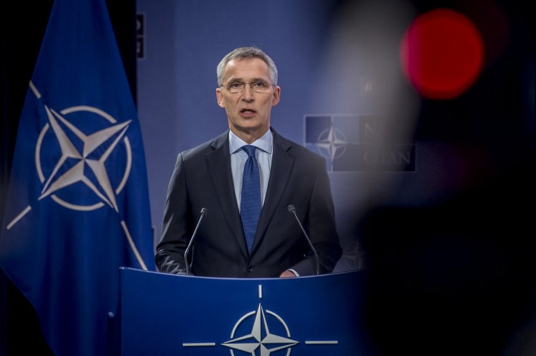 Stoltenberg: fokozni kell a fegyvergyártást, évtizedekig tartó konfrontáció jöhet Oroszországgal