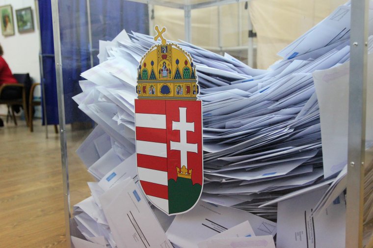 A külhoni magyarok szavazójoga, a választókerületek létrehozása ellen ágál Gyurcsány Ferenc pártja
