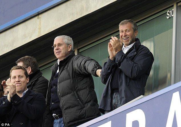 Abramovics (jobbra) békekövetként lép fel az orosz-ukrán háborúban •  Fotó: Roman Abramovics/Facebook