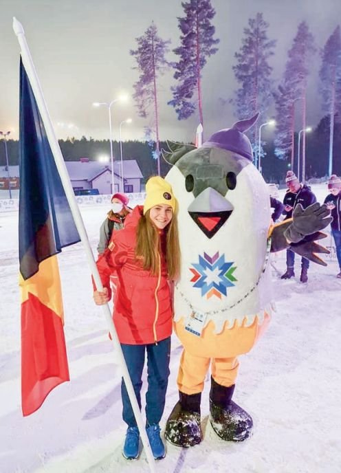 Bartalis Henrietta a záróünnepségena román küldöttség zászlóvivője volt •  Fotó: Bartalis Henrietta magánarchívuma