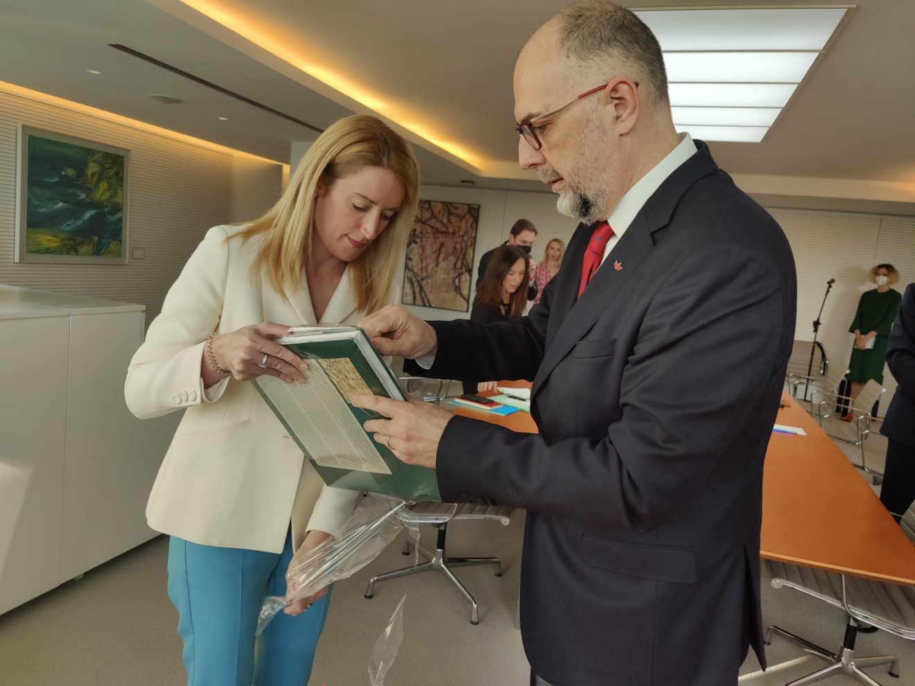 Az RMDSZ elnöke Roberta Metsolával, az Európai Parlament elnökével •  Fotó: Kelemen Hunor/Facebook