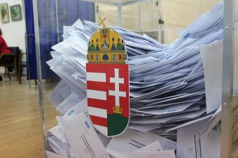 A külhoni magyarok szavazójoga, a választókerületek létrehozása ellen ágál Gyurcsány Ferenc pártja