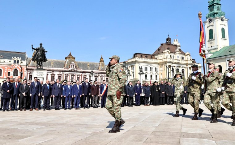 Ciucă szerint a magyarok is éljenezve fogadták a bevonuló román katonákat Nagyváradon