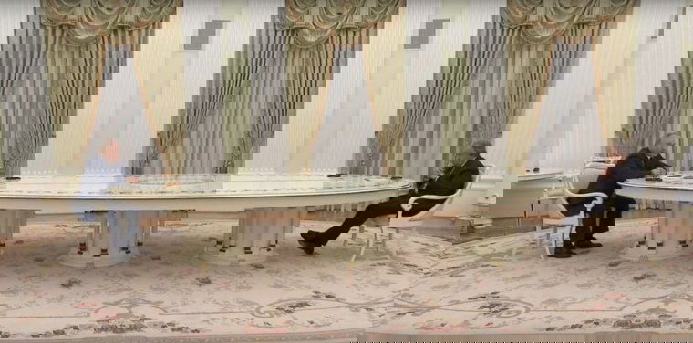 Az ENSZ és a Vöröskereszt biztosítaná az evakuálást Mariupolból – Putyin Koszovóval példálózik