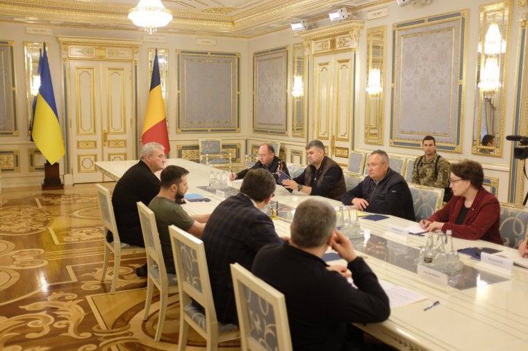 Ciucă: Zelenszkij a Romániában élő ukránokéval azonos kisebbségi jogokat ígért az ukrajnai románoknak