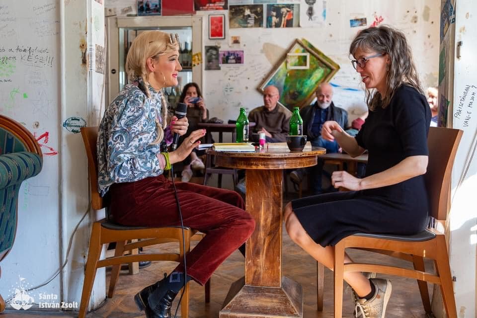 A politikai színház témakörét boncolgató kötetet a Szent György Napok keretében mutatták be hétfőn délután •  Fotó: Sánta István Zsolt