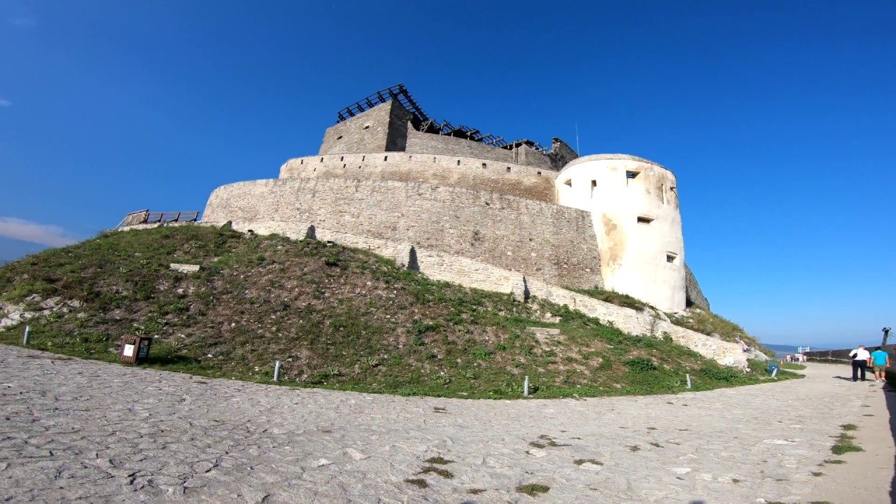 •  Fotó: Orasuldeva.ro